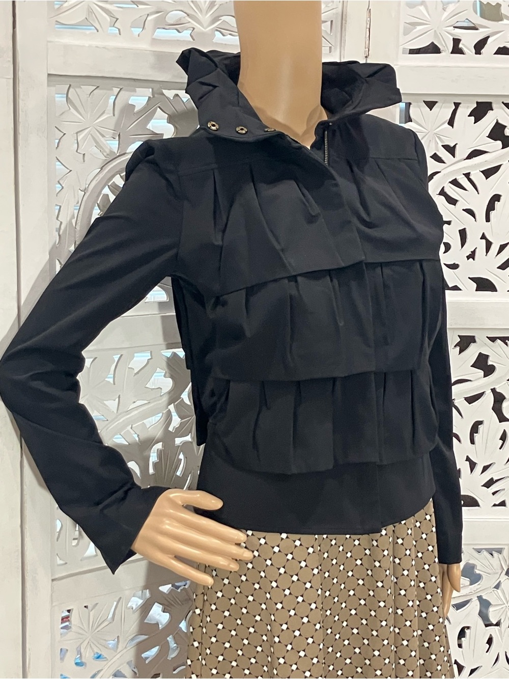 DIANE von FURSTENBERG Women’s Black  Pleated Tiered Light Weight Jacket
